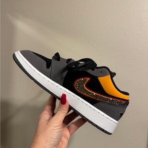 Custom pair of Swarovski bling Nike Jordan 1 low SE youth 5 women’s 6.5 NEW